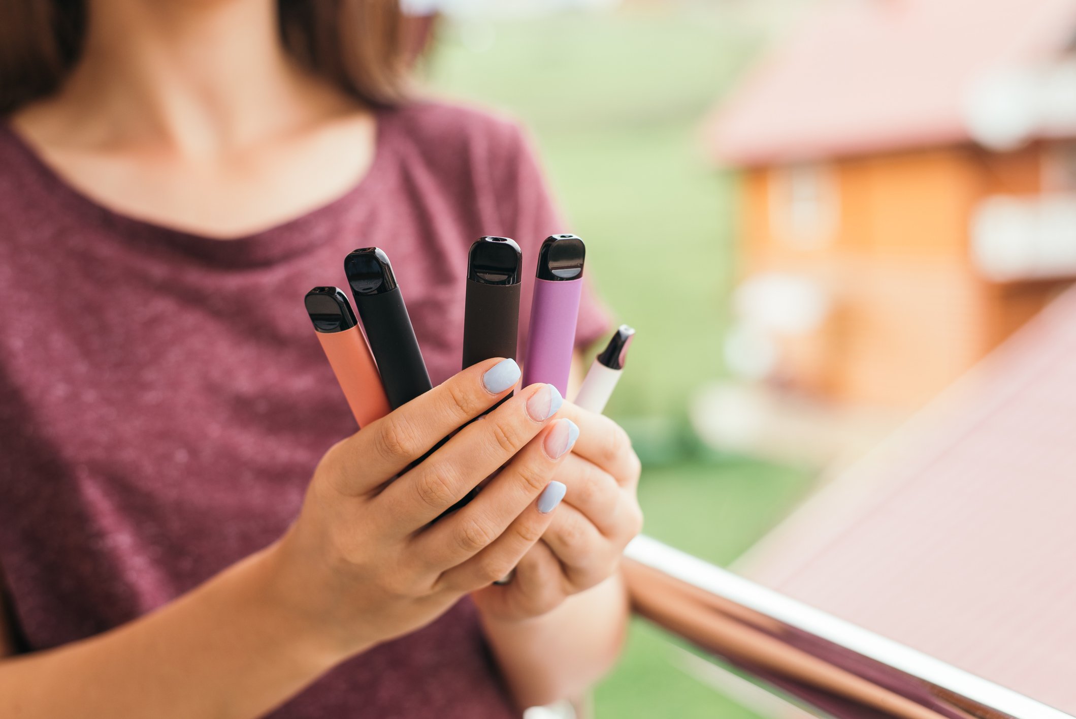 The pros and cons of using disposable CBD vapes compared to other consumption methods